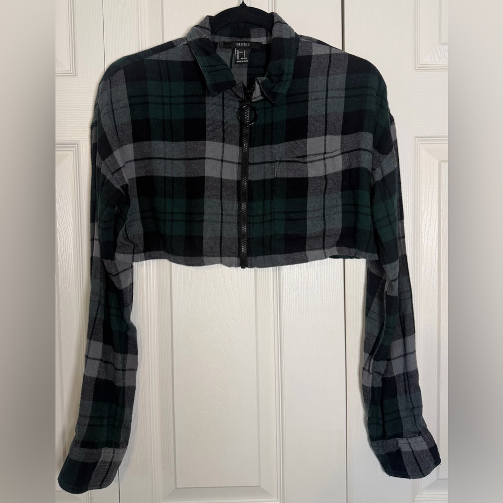 Forever 21 cropped plaid shirt Small